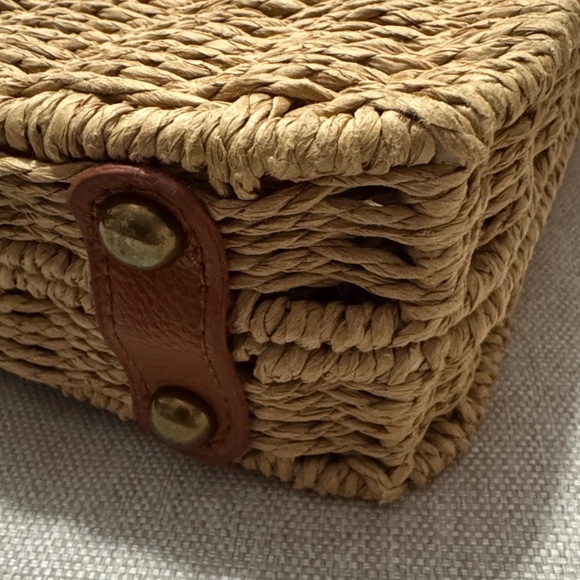 Boho Chic Wicker Basket Style Crossbody Bag-Brown Faux Leather Strap-Brass Tone - Picture 4 of 16